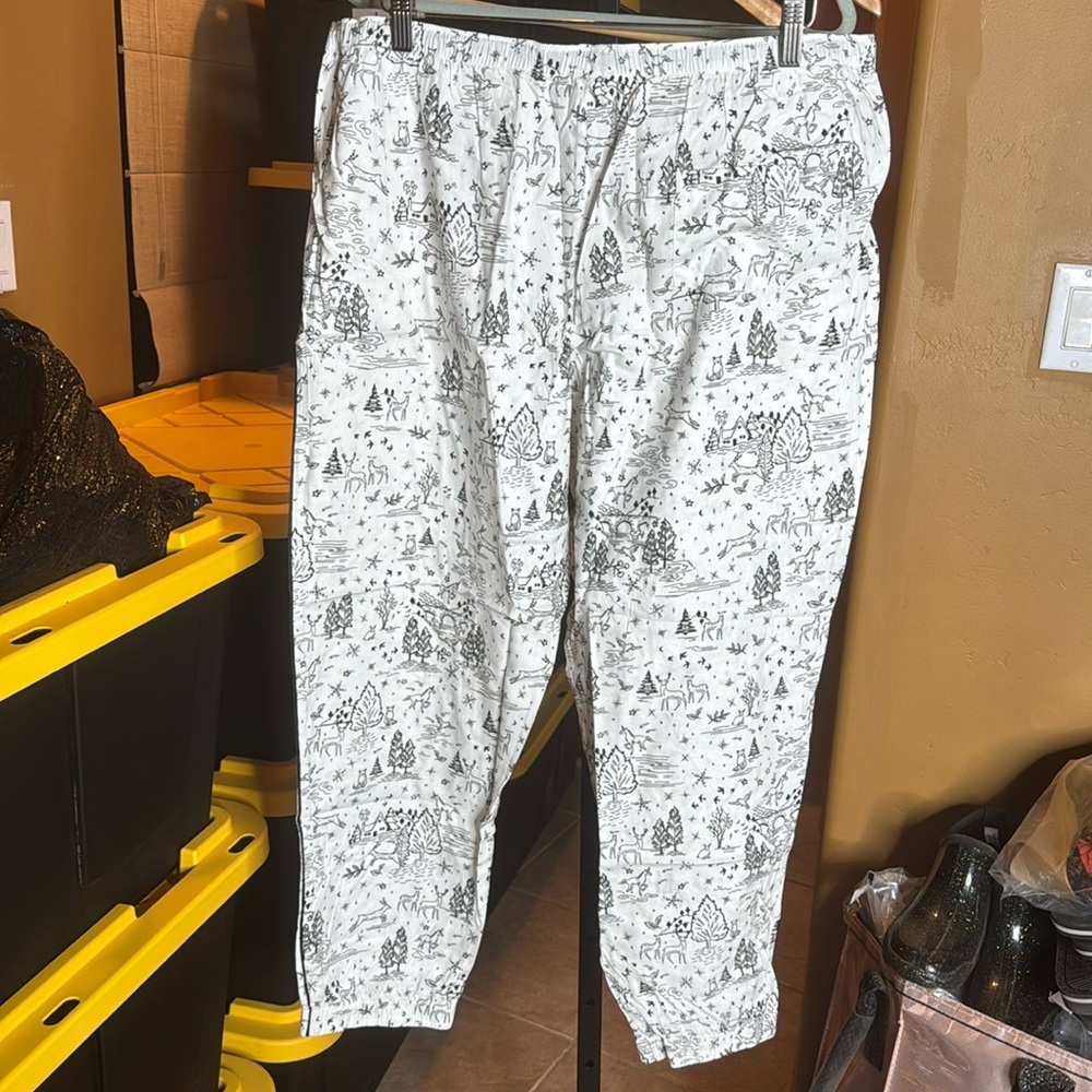 NIP Victoria’s Secret White Winter Reindeer  Jogger Pajama Pants Size XL - Picture 7 of 9